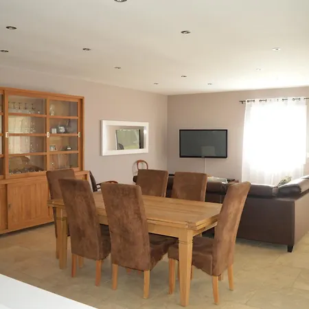 Villa * Combas (Gard)